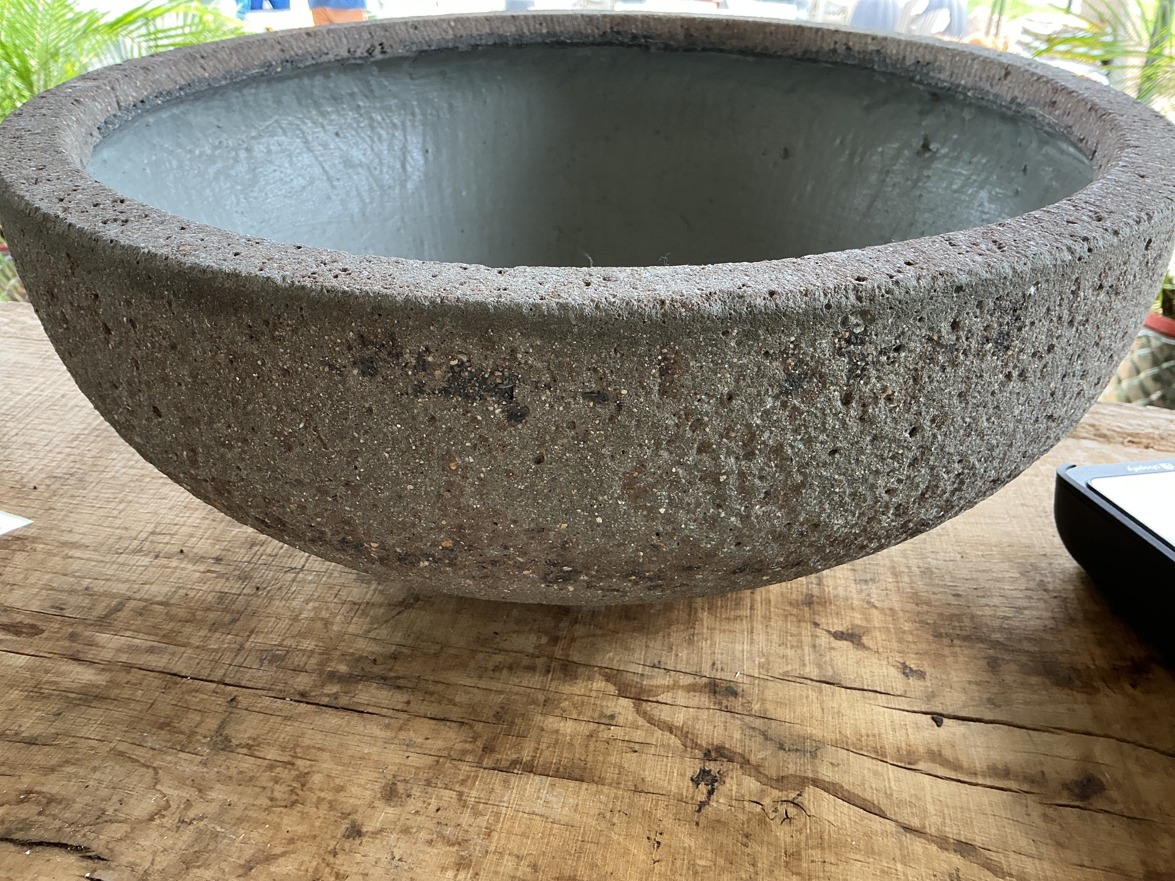 Miska Ficonstone Planter-large